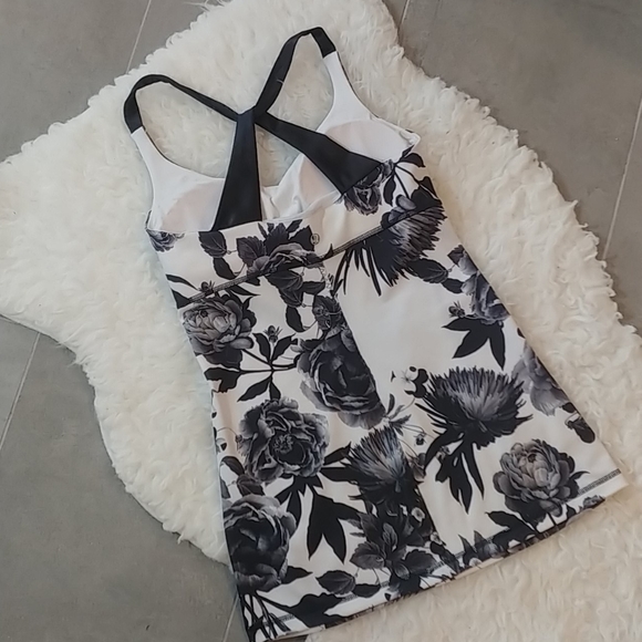 Lululemon Brisk Bloom Black White Tank Sz Dot 6 - Picture 9 of 9